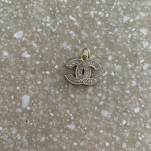 Pendant - Picture 1 of 5